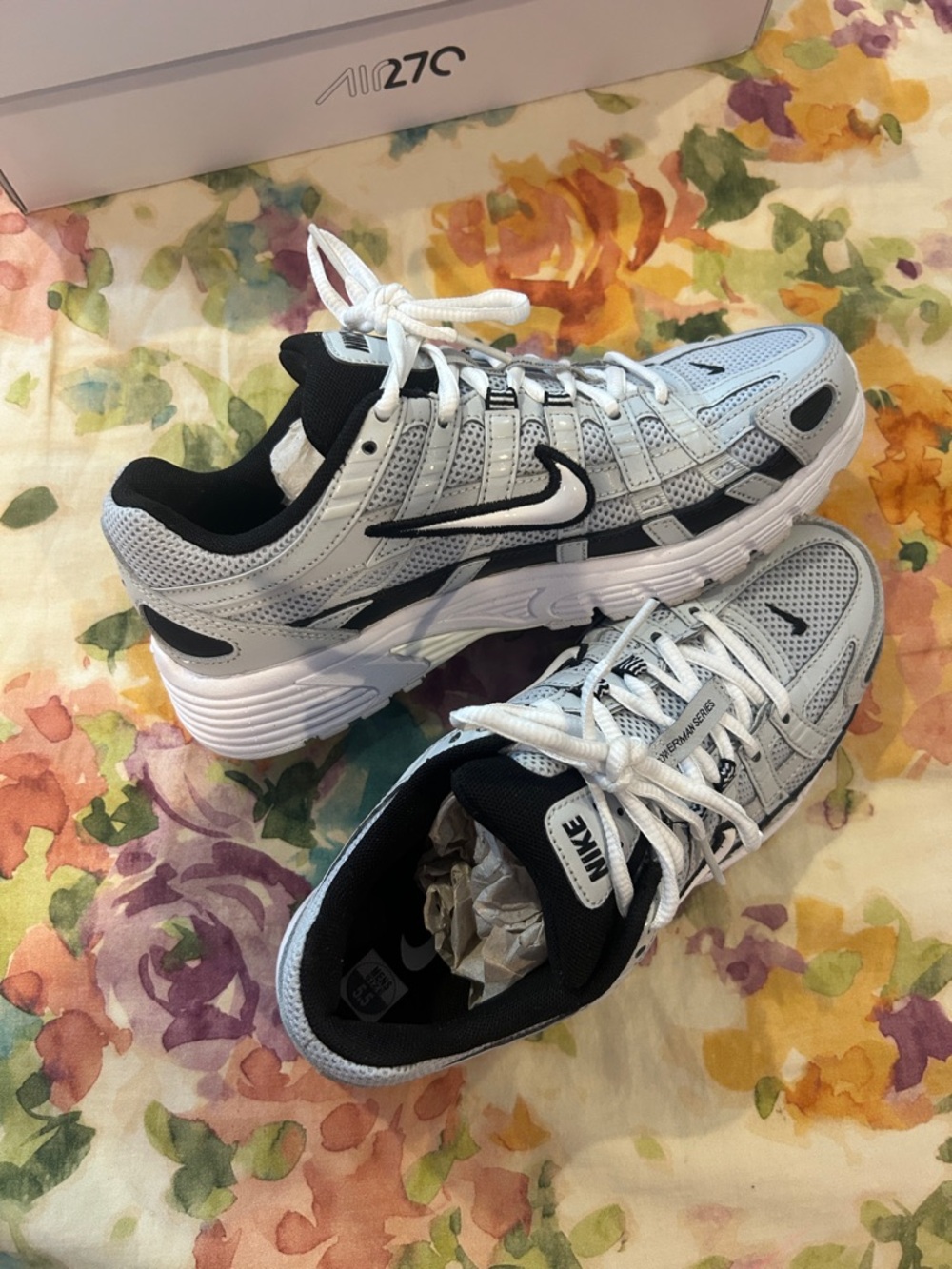 Nike White & Black Mesh Athletic Sneakers